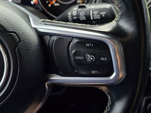 Used 2020 Jeep Wrangler Unlimited Sahara AWD/4WD image 23