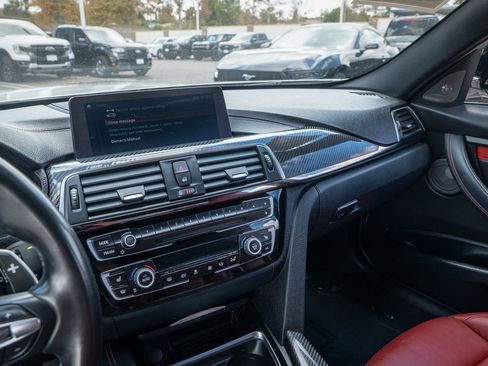 Used 2018 BMW M3 Base image 40
