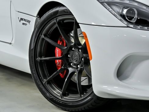 Used 2015 Dodge Viper w/ Quick Order Package 22J GT image 4