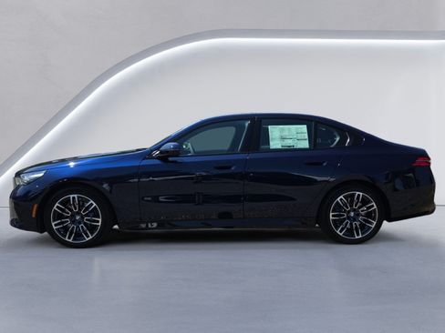 New 2027 BMW 530i xDrive w/ M Sport Package AWD/4WD image 6