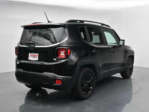 Used 2017 Jeep Renegade Altitude FWD image 7