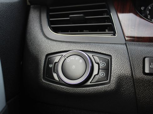 Used 2011 Ford Edge Limited image 24