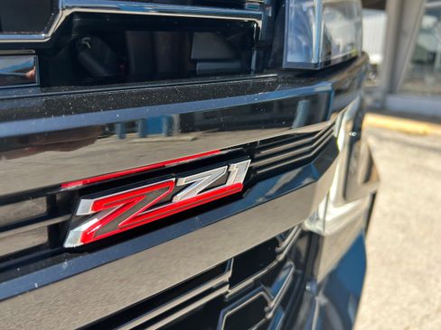 Used 2023 Chevrolet Tahoe Z71 w/ Luxury Package AWD/4WD image 4