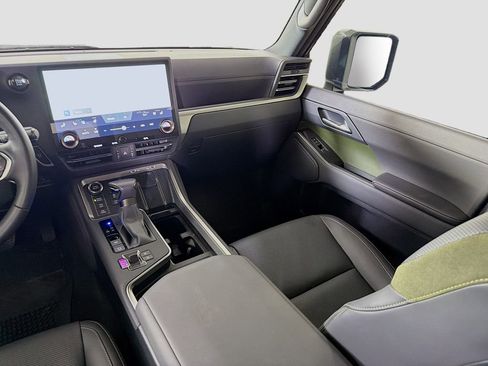 Used 2024 Lexus GX 550 image 26