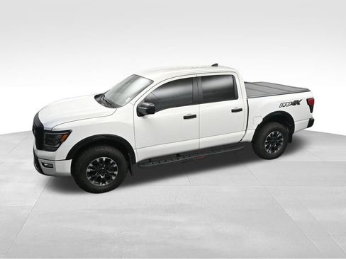 Used 2024 Nissan Titan PRO-4X w/ Off Road Protection Package AWD/4WD image 19