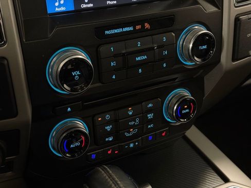 Used 2018 Ford F150 Lariat w/ Equipment Group 502A Luxury image 20