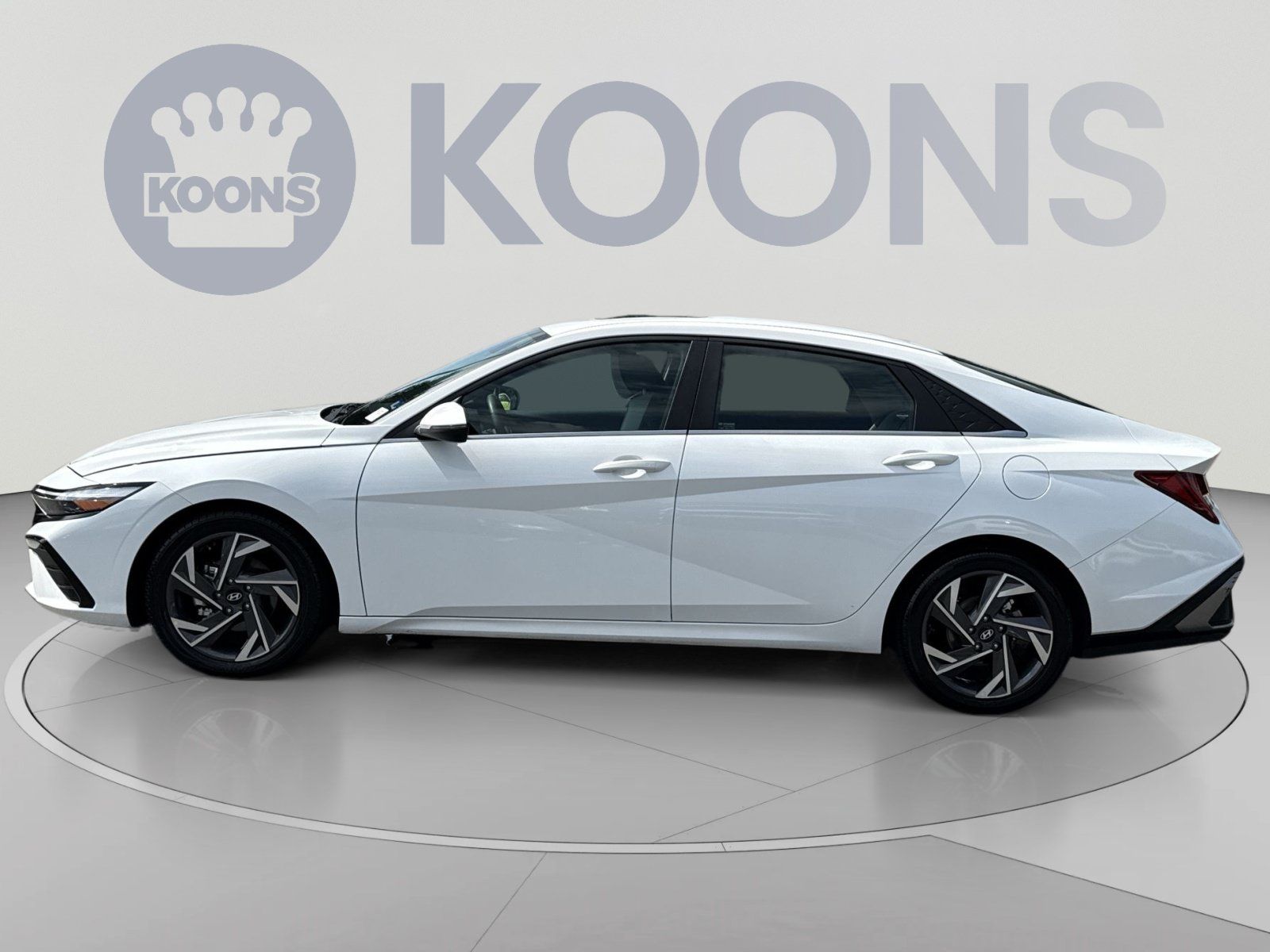 Certified 2025 Hyundai Elantra Limited FWD image 2