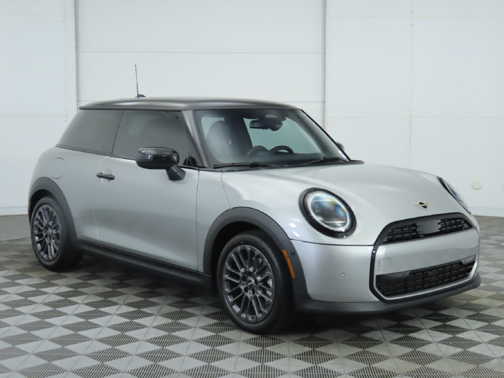 Used 2026 MINI Cooper 2-Door Hardtop FWD image 4