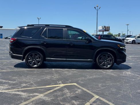 Used 2025 Honda Pilot Sport image 3