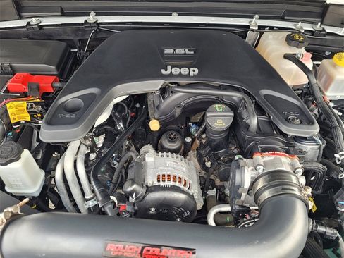 Used 2021 Jeep Gladiator Overland image 33