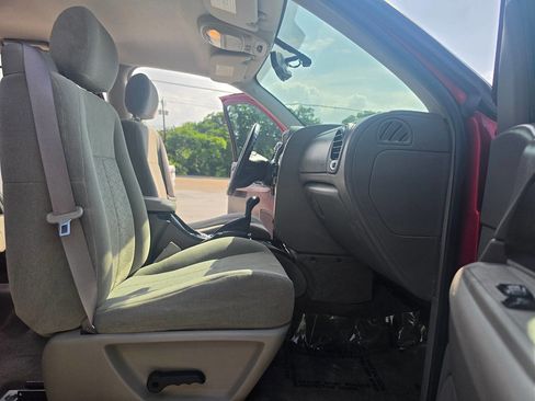 Used 2005 GMC Envoy SLE w/ Sle Preferred Equipment Group RWD image 31