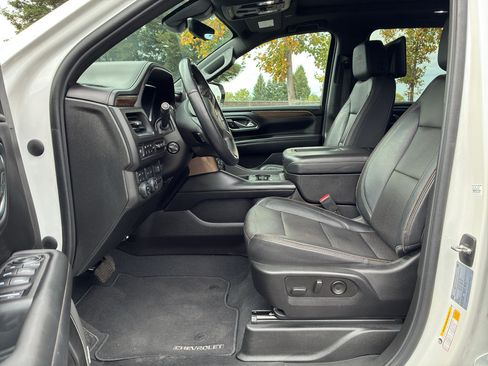 Used 2023 Chevrolet Suburban High Country w/ Advanced Technology Package AWD/4WD image 22