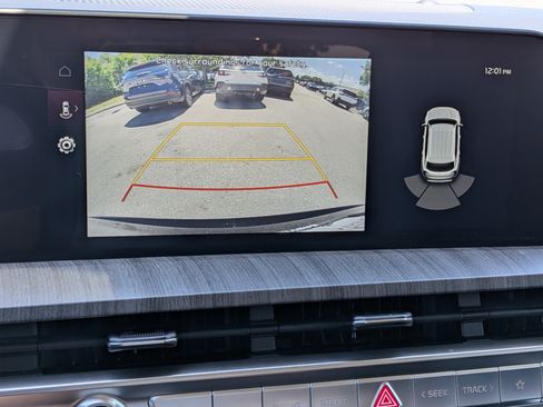Used 2024 Kia Telluride EX w/ EX Captain's Chair Package FWD image 38