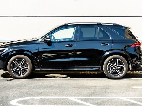 Used 2024 Mercedes-Benz GLE 350 4MATIC w/ AMG Line Exterior image 4