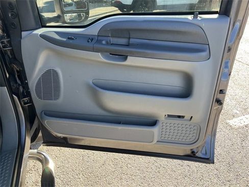 Used 2004 Ford F350 XLT image 20