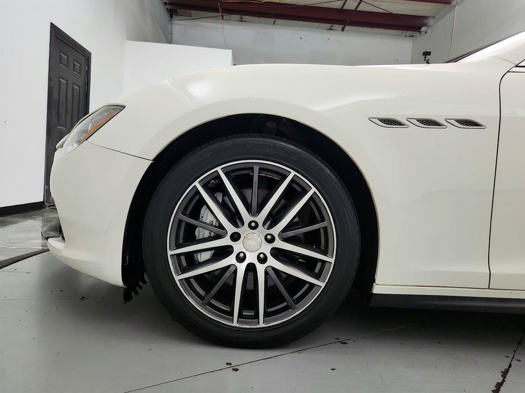 Used 2016 Maserati Ghibli RWD image 32