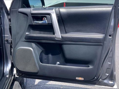 Used 2016 Toyota 4Runner SR5 Premium AWD/4WD image 23