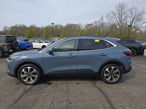 Used 2024 Ford Escape Platinum w/ Premium Technology Package image 4