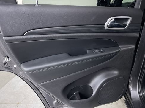 Used 2020 Jeep Grand Cherokee Altitude image 20