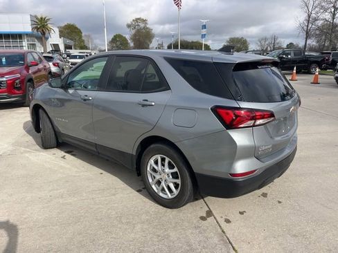 Used 2024 Chevrolet Equinox LS w/ LS Convenience Package image 4