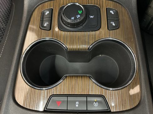 Used 2023 GMC Acadia SLE w/ Driver Convenience Package image 26