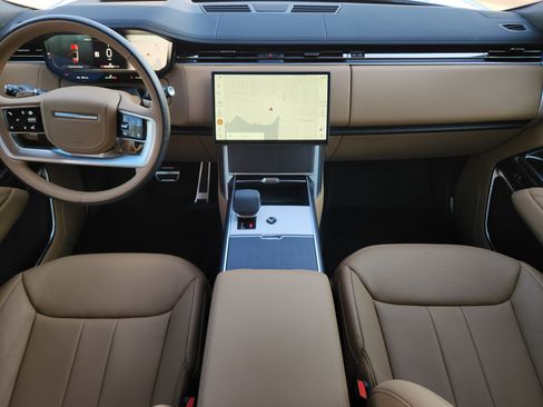 New 2025 Land Rover Range Rover Long Wheelbase SE image 25
