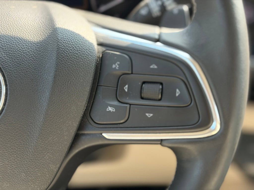 Used 2023 Buick Envision Preferred AWD/4WD image 25