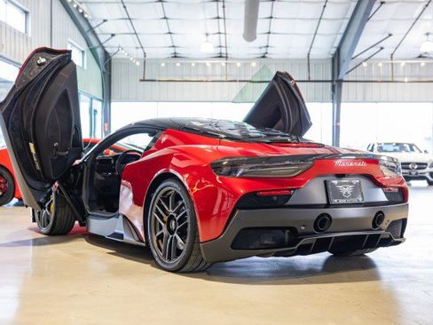 Used 2023 Maserati MC20 Coupe image 4