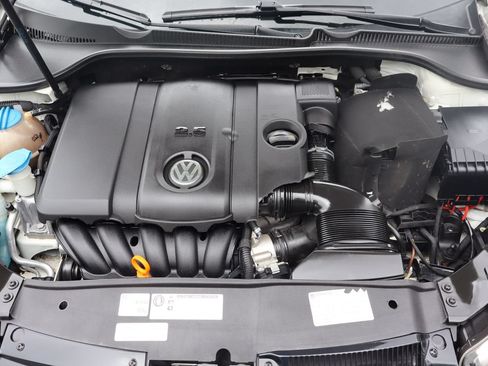 Used 2013 Volkswagen Golf 4-Door FWD image 36