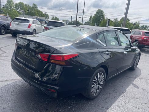 Used 2023 Nissan Altima 2.5 SV FWD image 4