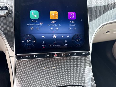 Used 2025 Mercedes-Benz GLC 300 image 27