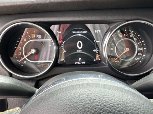 Used 2022 Jeep Gladiator Overland AWD/4WD image 26