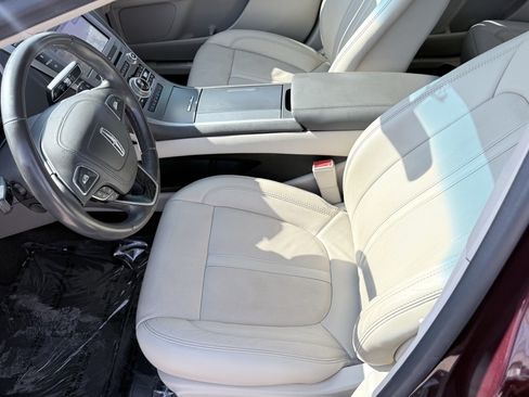Used 2017 Lincoln MKZ Reserve FWD image 18