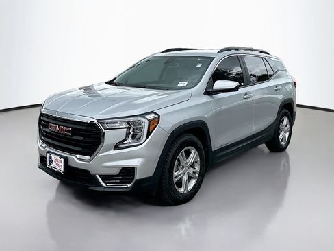 Used 2022 GMC Terrain SLE w/ Driver Convenience Package FWD image 3