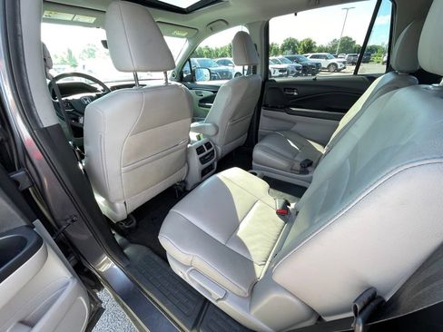 Used 2021 Honda Pilot Touring image 24