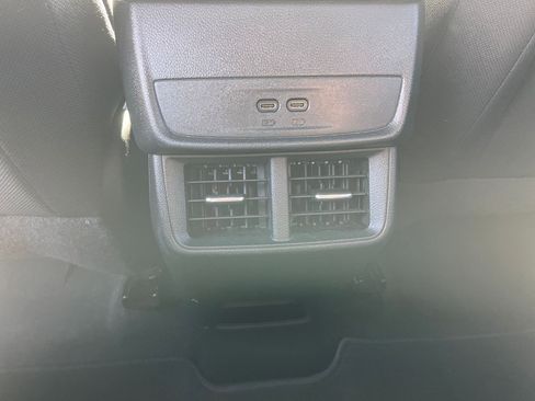 Used 2025 Chevrolet Equinox LT image 23