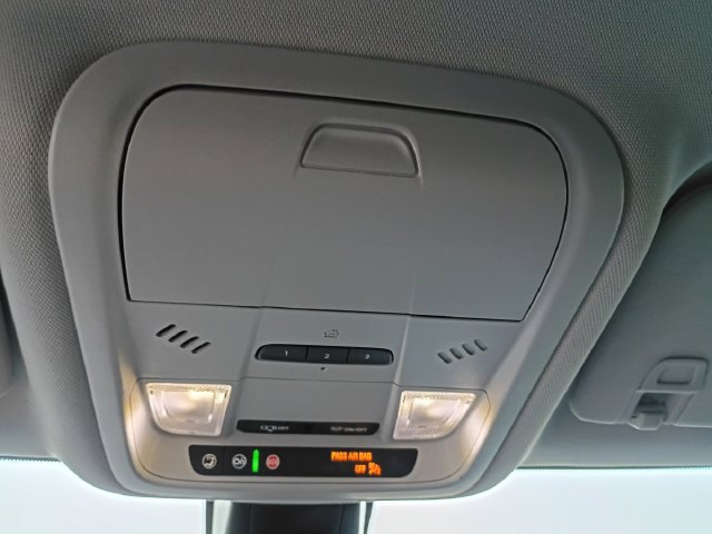 Used 2021 Chevrolet Blazer LT FWD image 7