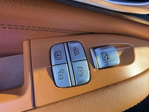 Used 2023 BMW X7 xDrive40i w/ M Sport Package image 50