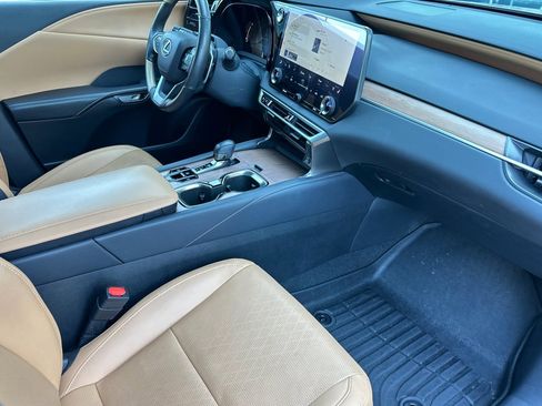 Used 2024 Lexus RX 350 Premium Plus w/ Convenience Package image 31