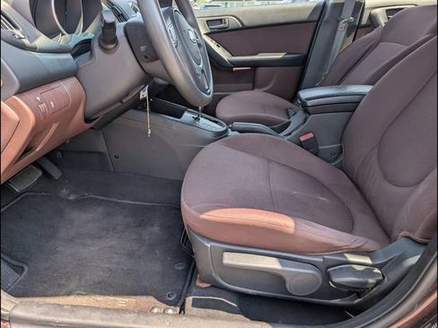 Used 2010 Kia Forte EX FWD image 9