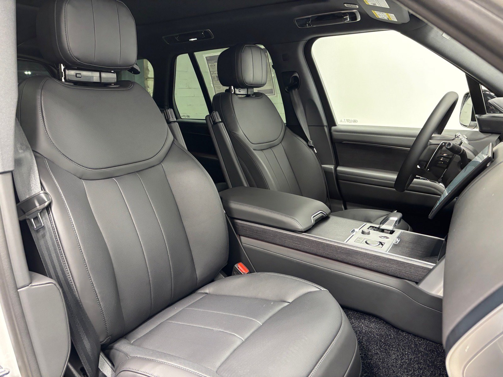Used 2026 Land Rover Range Rover SE AWD/4WD image 29