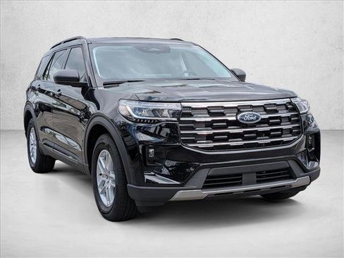 Certified 2026 Ford Explorer Active w/ Active Comfort Package RWD image 3
