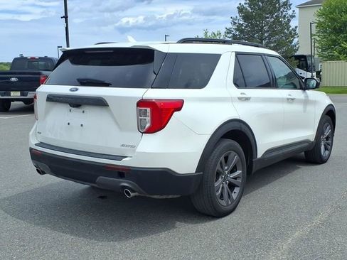 Used 2022 Ford Explorer XLT w/ Equipment Group 202A AWD/4WD image 5