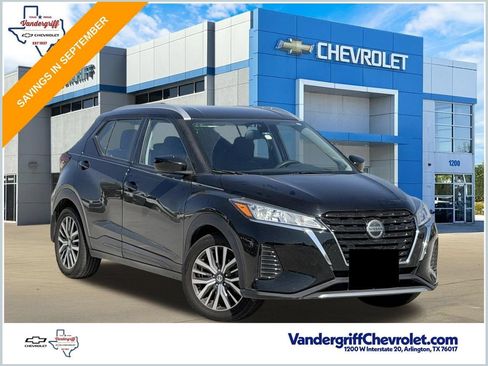 Used 2021 Nissan Kicks SV FWD image 1