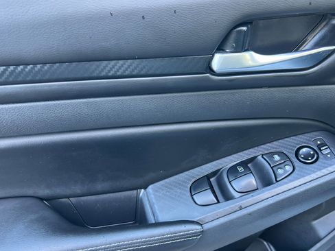 Used 2024 Nissan Altima 2.5 SV image 10