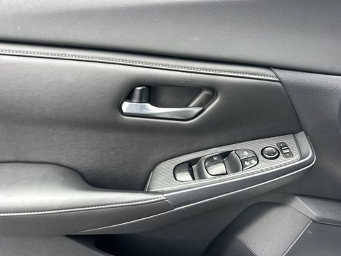 Used 2021 Nissan Sentra SV image 11