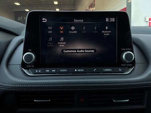 Used 2025 Nissan Rogue SV FWD image 32