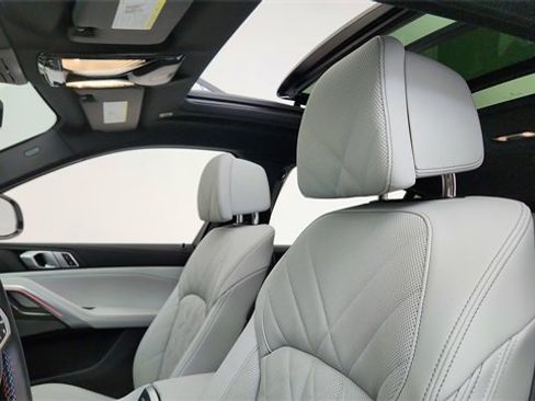 Used 2026 BMW X6 M60i image 33