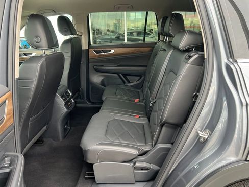 Certified 2025 Volkswagen Atlas SE image 14