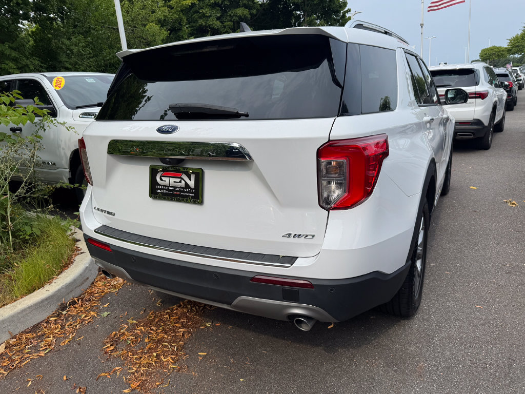 Used 2023 Ford Explorer Limited AWD/4WD image 3